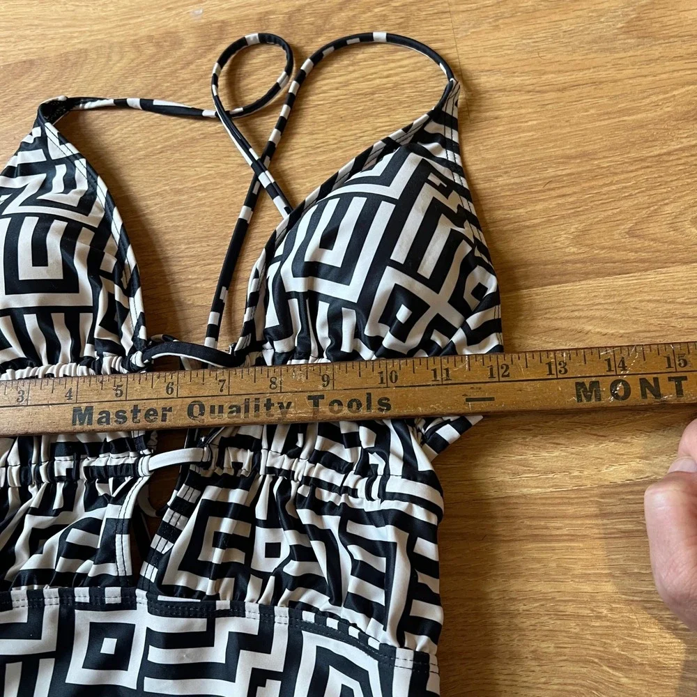 Geometric Deep V-Neck Swimsuit Medium Greek Key One Piece Cutout Bathing Suit